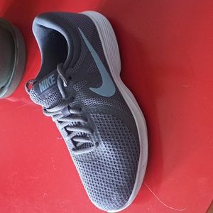 Women’s Size 7w Nike Revolution 4 Ocean Shoes